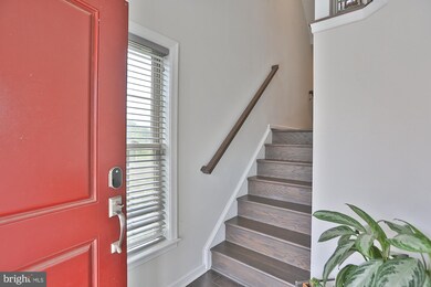 25049 Cambridge Hill Terrace, Chantilly, VA 20152 - photo 2