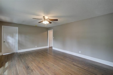 935 Center St, Asheboro, NC 27203 - photo 6