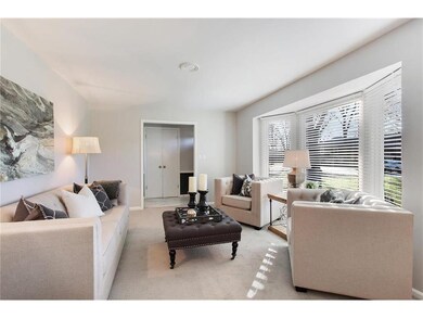 Look at that Natural light and designer carpet!