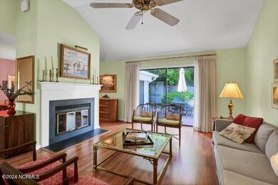 006_p1244867_253 (Small)
