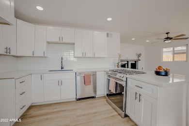 2112 E Lemon-3