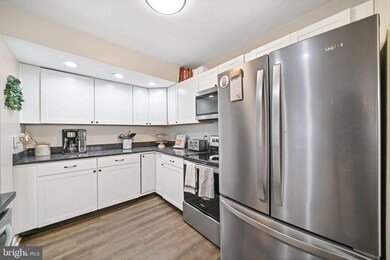 22 Fitzwatertown Rd unit E1, Willow Grove, PA 19090 - photo 6