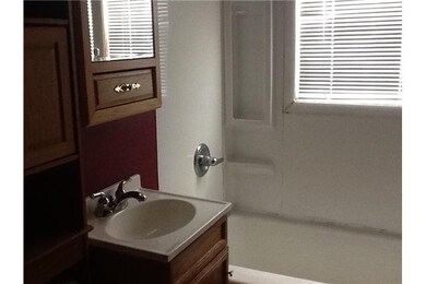 1331 E 33rd St, Des Moines, IA 50317 - photo 4