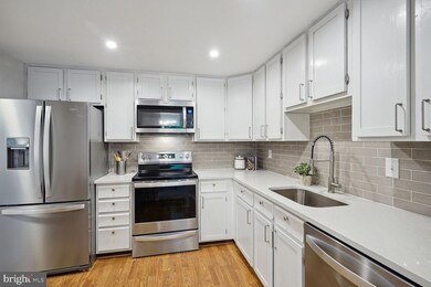 7384 Jiri Woods Ct, Springfield, VA 22153 - photo 6