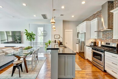 3510 Yupon St, Houston, TX 77006 - photo 2