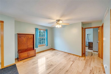 5240 N 67th Ave W, Newton, IA 50208 - photo 4