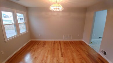 7 fern dining room