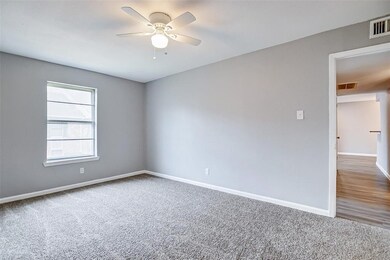 327 W Hufsmith Rd unit 702, Tomball, TX 77375 - photo 4
