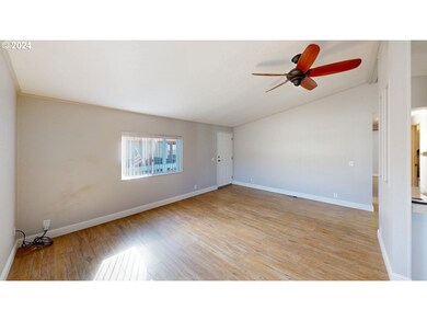 97940 W Benham Ln unit 17, Brookings, OR 97415 - photo 6