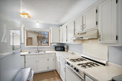 10654 Hummingbird St NW, Coon Rapids, MN 55433 - photo 6