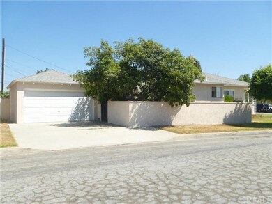 SIDE OF THE  HOUSE  DOUBLE  GARAGE 