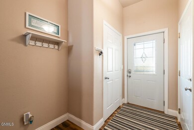 935 Calvert Dr MLS-4