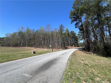 1435 Rogers Lake Rd, Lithonia, GA 30058 - photo 4