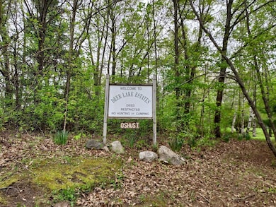 Deer Lake Eststes Sign