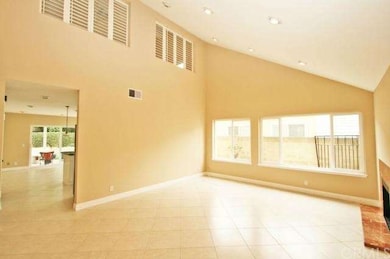Large Living Room with Vaulted Ceilings and Recess