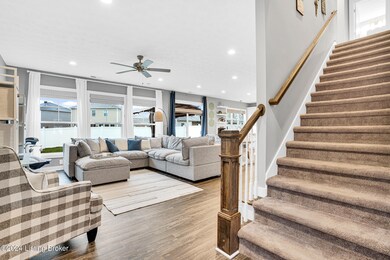 6417 Oak Village Dr, Louisville, KY 40228 - photo 4