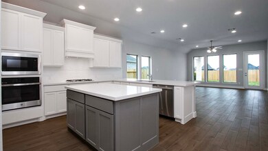 21151 Secret Garden Ln, Tomball, TX 77377 - photo 5