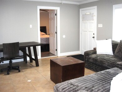 402 Twin Oaks St, Houston, TX 77076 - photo 3