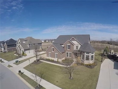 Large lot with no homes behind