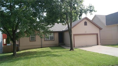9821 W 51st St, Shawnee, KS 66203 - photo 2