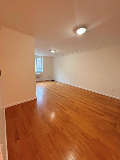 14127 84th Dr, Jamaica, NY 11435 - photo 2