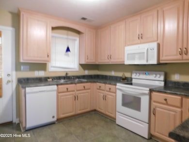 14981 Kenwyn Dr unit C, Laurinburg, NC 28352 - photo 7