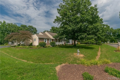 9192 Hunters Chase Dr, Mechanicsville, VA 23116 - photo 2