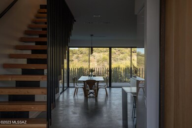 4 - Dining