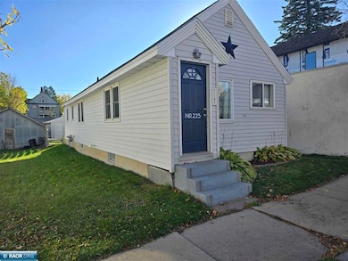 225 1st St SW, Chisholm, MN 55719 - photo 6