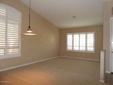 Come In! Soaring Ceilings!!