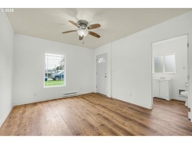 1100 S 7th Ave, Kelso, WA 98626 - photo 3