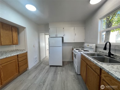 303 Methow St, Wenatchee, WA 98801 - photo 5