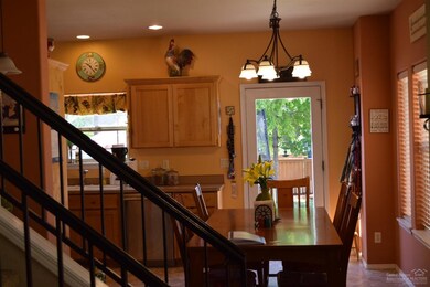 1616 NW Jackpine Ave, Redmond, OR 97756 - photo 2