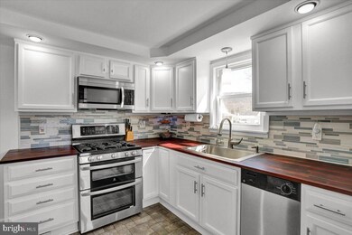 228 Montgomery Ave, Reading, PA 19606 - photo 7