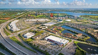 1640 Presidential Way unit 501, West Palm Beach, FL 33401 - photo 2