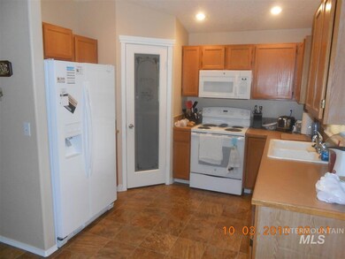 1403 Cattail St, Nampa, ID 83686 - photo 5