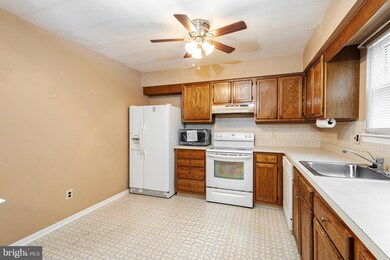 41 Canis Ct, Sewell, NJ 08080 - photo 5