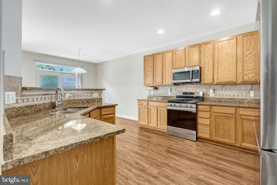 8339 Middle Ruddings Dr, Lorton, VA 22079 - photo 5