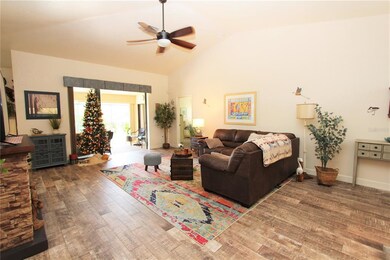 Libing Room - view 2