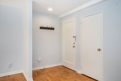 30 Outlook Ave unit 208, West Hartford, CT 06119 - photo 5