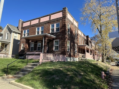 04-7 Unit Building