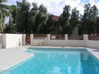 510 W University Dr-Pool