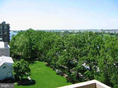 Tiber Island unit W-701, Washington, DC 20024 - photo 3