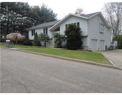 7 Traymore St, Cranston, RI 02920 - photo 2