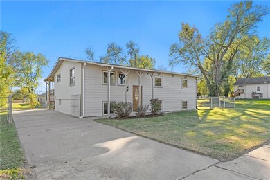 201 E Mill St, Osawatomie, KS 66064 - photo 3