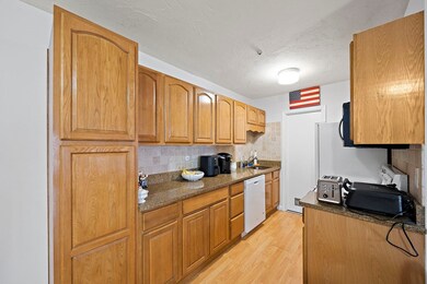 459 Willard St unit 103, Quincy, MA 02169 - photo 2