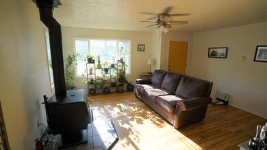 230 N Humbolt St, Canyon City, OR 97820 - photo 4