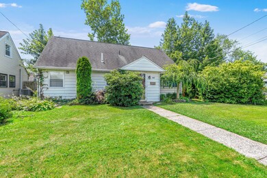 40 W Arthur Place, Iselin, NJ 08830 - photo 2