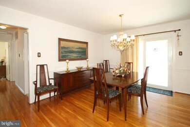 9210 Kristin Ln, Fairfax, VA 22032 - photo 7