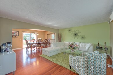 02 Living Room